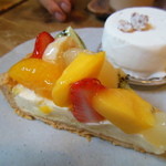 quatre epice - フルーツのタルト　￥５８０