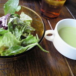 フェイバリットコーヒー - 日替わりランチのサラダとスープ