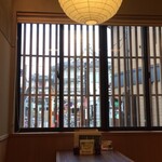 にしんそば 松葉 - 窓の外には南座