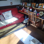 アマノ - 民芸品など飾られてるミャ