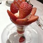 資生堂パーラー - “ふくはる香”のスペシャルストロベリーパフェ