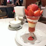 資生堂パーラー - “ふくはる香”のスペシャルストロベリーパフェ