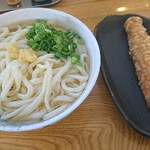 合田うどん - お決まりのちく天！