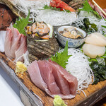 磯料理 一吉 - 刺身盛り合わせアップ