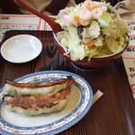 大和 - チャンポンと餃子のセット