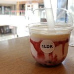 1LDK terrace - タピオカイチゴミルク＆チーズクリーム(650円税)です。