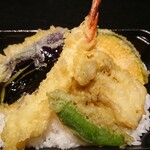 Ten-don (tempura rice bowl) Bento (boxed lunch)