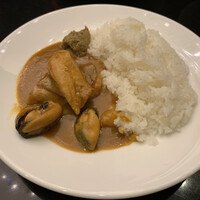 ジョンティ アッシュ - シェア特製魚貝類カレー
