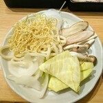 旬菜しゃぶ重 - ランチ食べ放題の野菜と麺