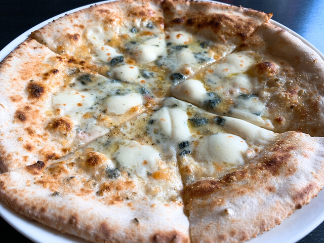 オシャレな空間でもちもちナポリピッツァ By Soutaそーた Pizza Bar Napoli 甲府中央 甲府 ピザ 食べログ