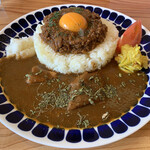 パラキート - ポークとキーマのあいがけカレー・ごはん300g・中辛