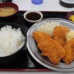 Akamaru Shokudou - ワンコインランチ      トンカツ定食