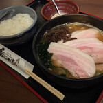 博多もつ鍋と個室 永山本店  - 醤油ラーメン500円