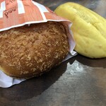 リオン・ドール - 料理写真:カレーパン&シュガーボード