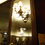 マキシム・ド・パリ - 照明