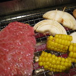 おんどる - すきしゃぶのお肉と、すきしゃぶ野菜を焼いてます❤