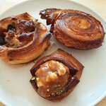 CROISSERIE Plaza Damansara - パリッパリの食感とバターの風味にときめく本格ヴィエノワズリー、カフェで食べる時は温めてくれます