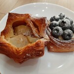 CROISSERIE Plaza Damansara - ゴロリと大きなフルーツが山盛り！見た目も味もゴージャスなスイーツ系デニッシュ