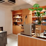 CROISSERIE Plaza Damansara - 本格的なコーヒーマシンやサーモマグなど、おうちでコーヒーを楽しめるSHOPも2階に併設