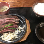 相撲茶屋 恵大苑 - 相撲ステーキランチBステーキ肉250g(1,050円)