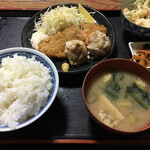肴亭杉家 - 日替わり定食　鮭フライと揚げシューマイ　750円