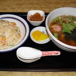 中華のんき - ラーメン定食(ラーメンとミニチャーハン) 750円