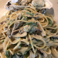 D'ORO HATSUDAI - ランチコース１９８０円、パスタグレードアップ４２０円。広島産真牡蠣のアンチョビクリームソース。火が通りすぎないように、牡蠣を別添えするところが、一工夫です（╹◡╹）。ぷりぷりです（╹◡╹）