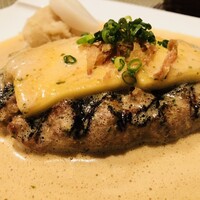 旬菜ステーキ処 らいむらいと - チーズハンバーグ250g