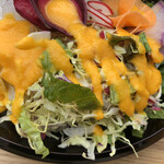 カフェアンドショップ ロータスランド - 2020/04/21
      週替りおまかせセット 『のちらし寿司御膳』 580円
      ・ちらし寿司
      ・ミニかけ蕎麦
      ・新玉ねぎのかき揚げ
      ・レンコン天ぷら
      ・フレッシュサラダ
      ・新玉ねぎのスライス