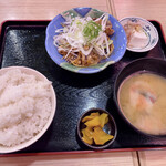 目利きの銀次 - 日替り定食(牛肉のピリ辛スタミナ定食)(ライス大盛)