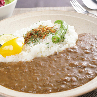 You can also takeaway the popular curry♪