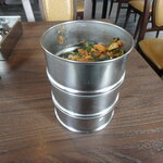 RAMESH INDIAN CUISINE - ステンレスの三段重　上から野菜カレー、チキンシチュー、ライス