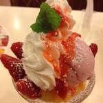 ガスト - 苺パフェアップ写真