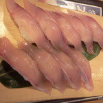 沼津魚がし鮨 流れ鮨 - ヒラマサの握り