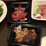 竹やぶ - ずり刺しと肝刺し
      白レバー入りでラッキー！！