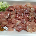 竹やぶ 玖珠本店 - 地鶏刺 多分1,000円のヤツ
                                赤いのは柚子胡椒です