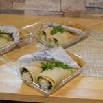 ビストロ セレニテ - 蕎麦粉のサラダクレープ　580円　テイクアウト価格