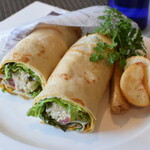 ビストロ セレニテ - 蕎麦粉のサラダクレープ　580円　テイクアウト価格