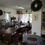 トナリ食堂 - かわいい店内