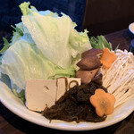 Shabushabu Atago - 野菜盛　　このレタスともずくが絶品だった