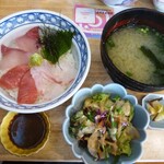 ツマミグイ酒場 カモシカスタンド - 豊漁海鮮丼(並)
