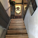 KushiBa - 階段と入口