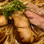 麺処 ほん田 - 鶏肉チャーシューと豚肉チャーシュー