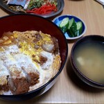 美うら食堂 - カツ丼(750円)