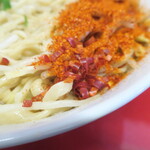ラーメン二郎 - 粗挽き唐辛子投下～♪