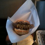 デリカテッセン・キッツビュール - 炭焼きソーセージ