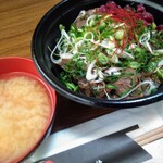 貝侍 - ネギだく牛タン丼・味噌味　800円(税込）