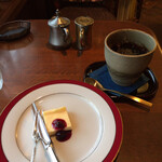 林間 - コーヒーとチーズケーキ