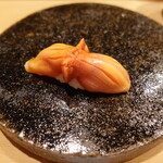 すし処 睦月 - 赤貝：特大サイズ
