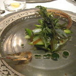 ロドラント ミノルナキジン - 前菜：さよりのマリネ　アスパラガス、よもぎ添え